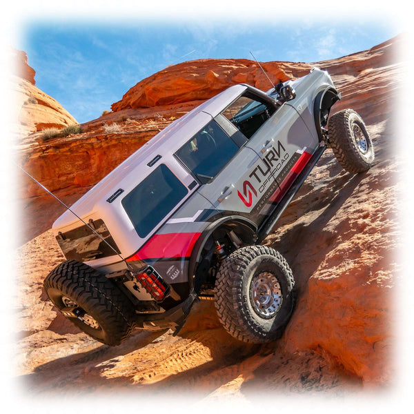 TR10 Hard Top for Ford Bronco 4-Door with White Gelcoat