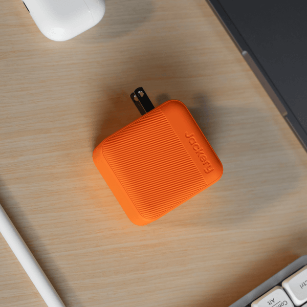 Jackery 102W GaN 3-Port Fast Charger