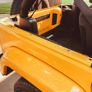 JK/JKU Magnetic Rail Cover — close-up of magnetic hold
